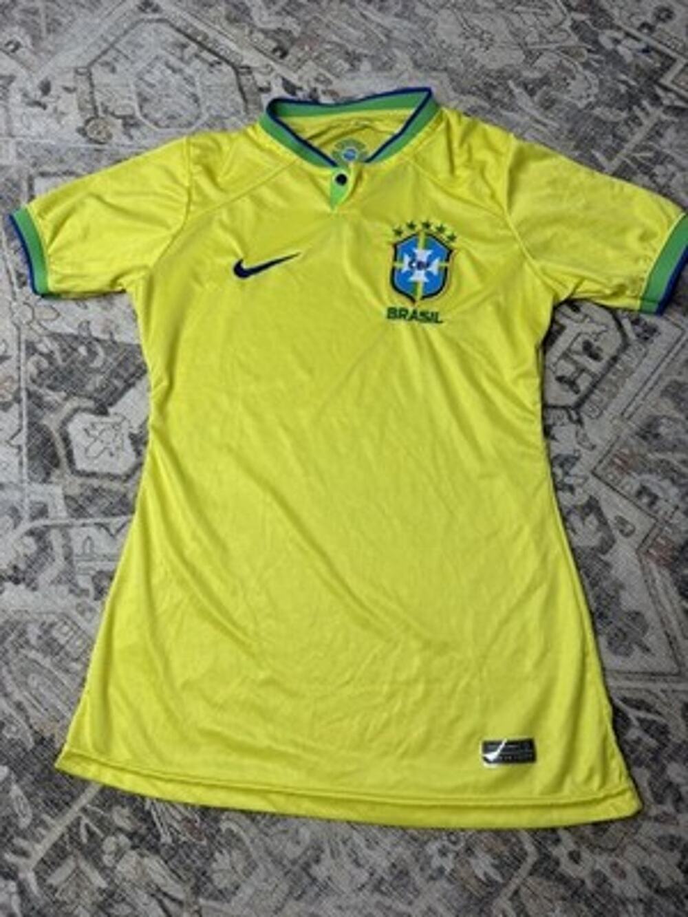 Nike Brazil 2022 Home Jersey Women's Size L Yellow Soccer Stadium Shirt EUC